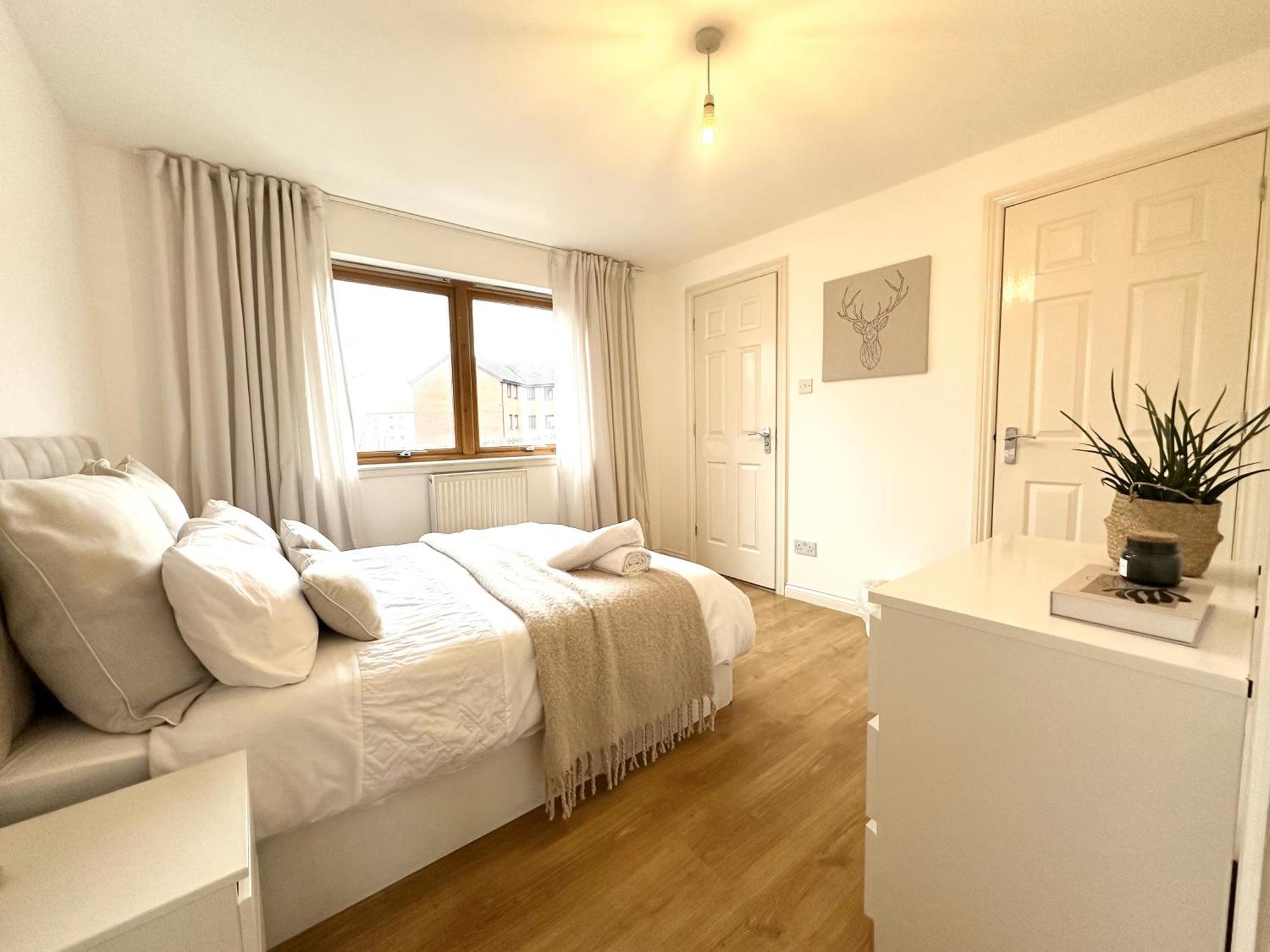 Private Room With En-Suite And Parking In Shared Flat Glasgow Esterno foto
